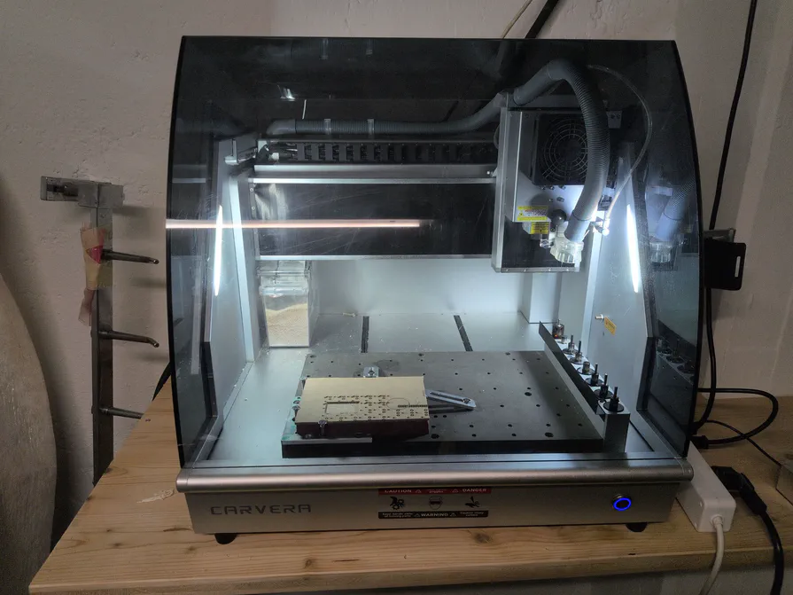 Die Carvera CNC Fräse der Starship Factory