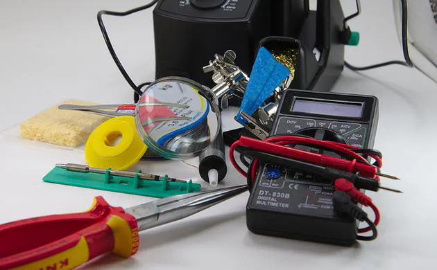 Elektronik Basteln in der Starship Factory