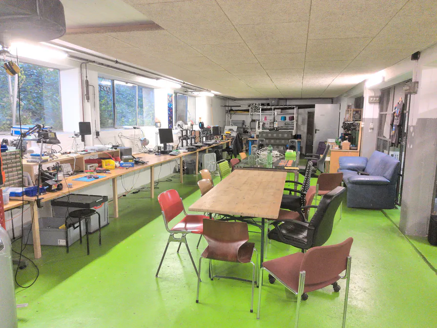 Starship Factory Clubraum