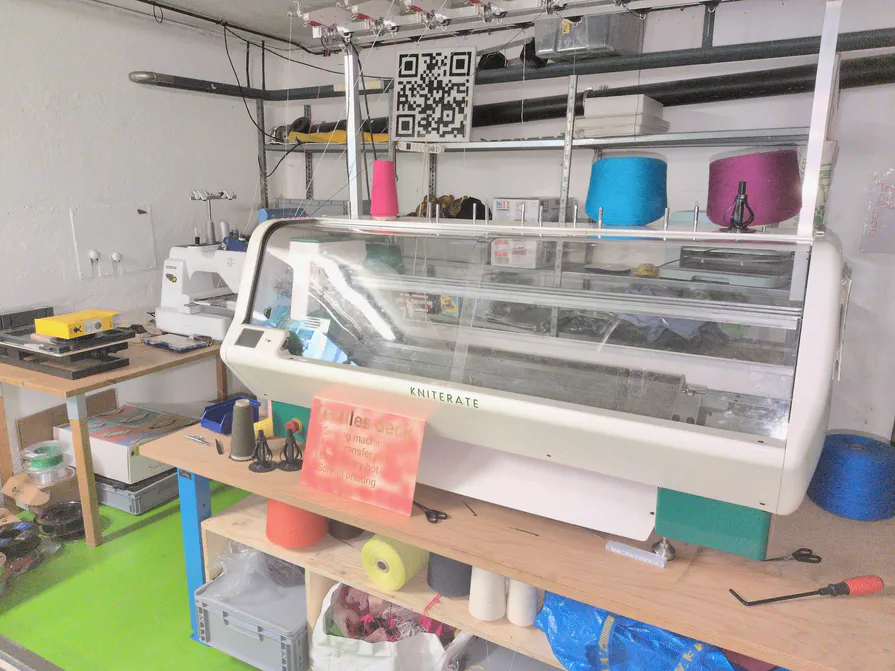Kniterate Strickmaschine